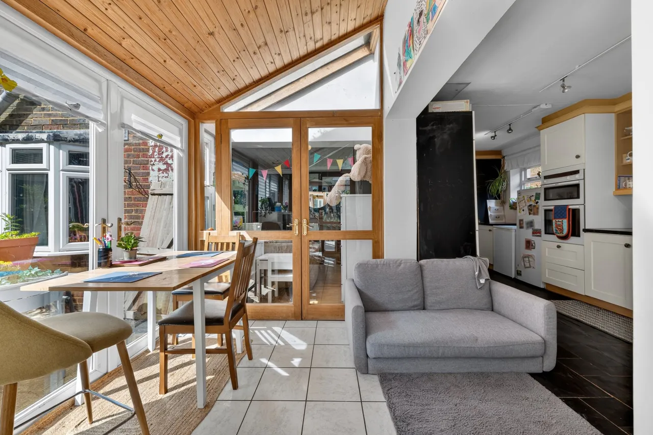 Oak Tree Close, Jacobs Well, GU4, photo 12