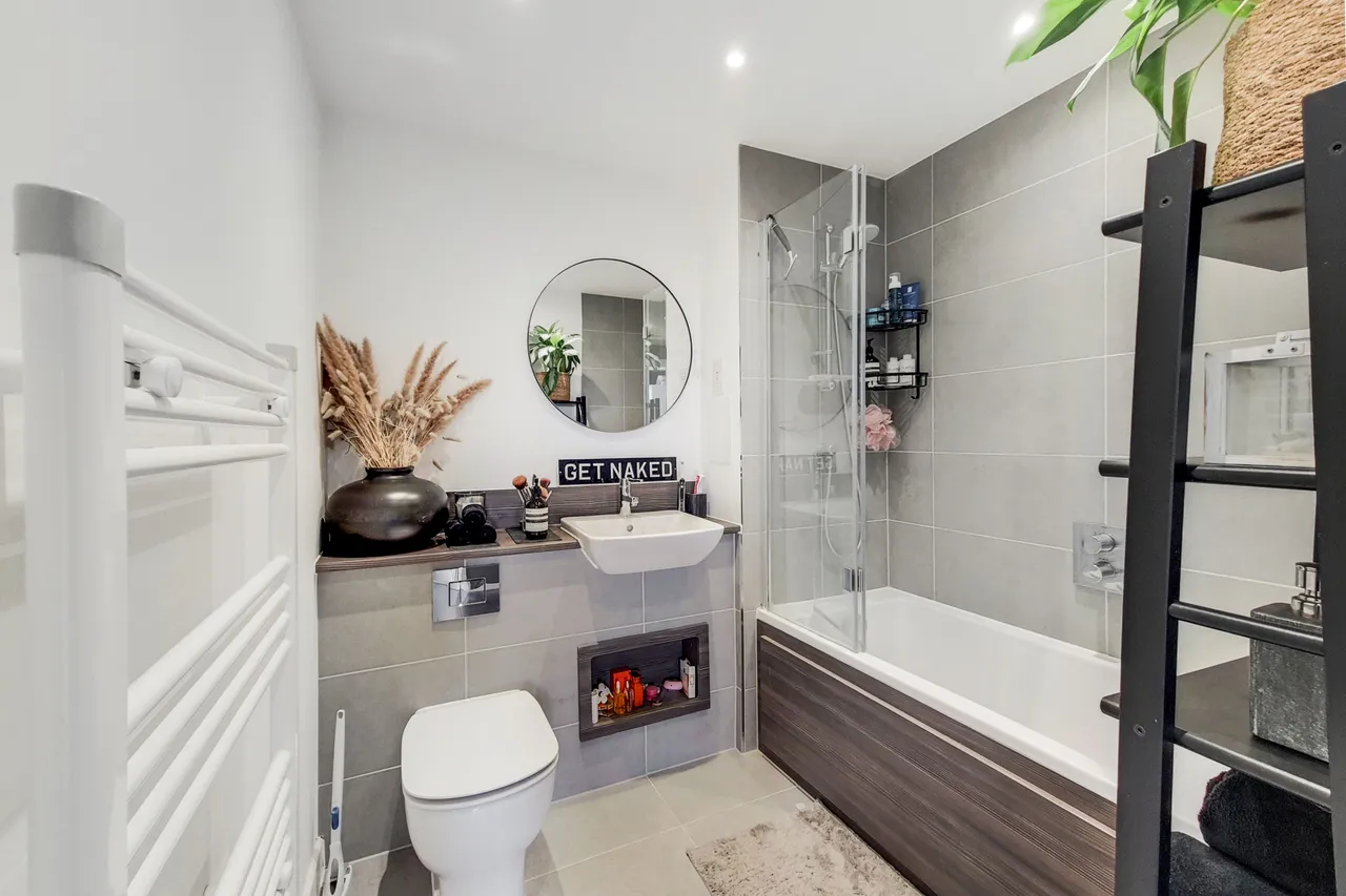 Flat 63, Woodlark Apartments, 1 Damsel Walk, London, photo 10