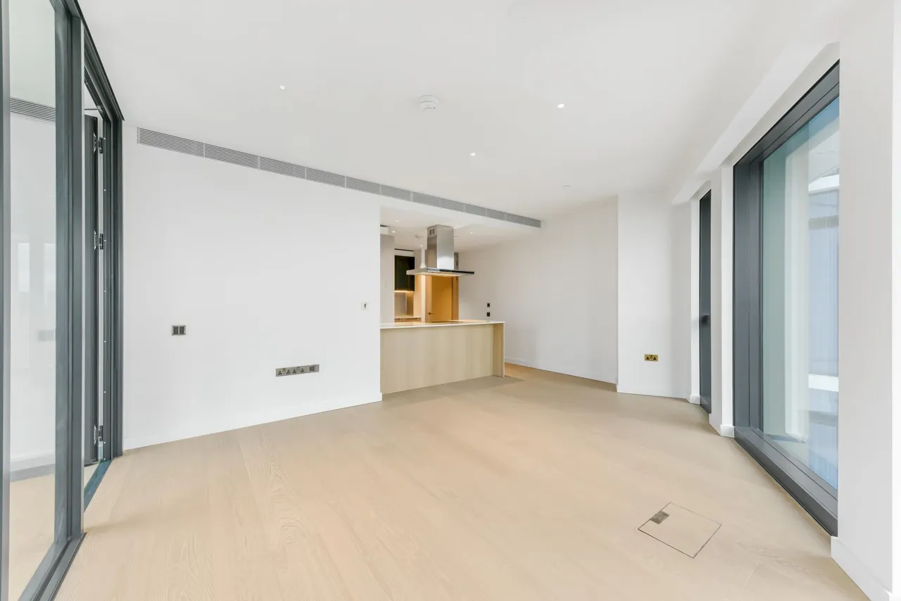Nine Elms Lane, London, SW8, photo 9