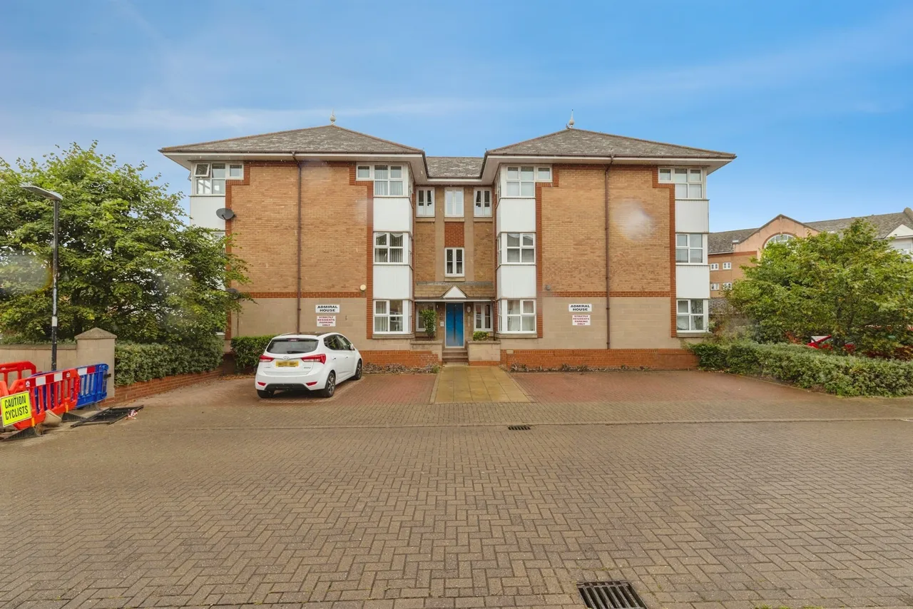 2 bed flat for sale — Admiral Way, Hartlepool