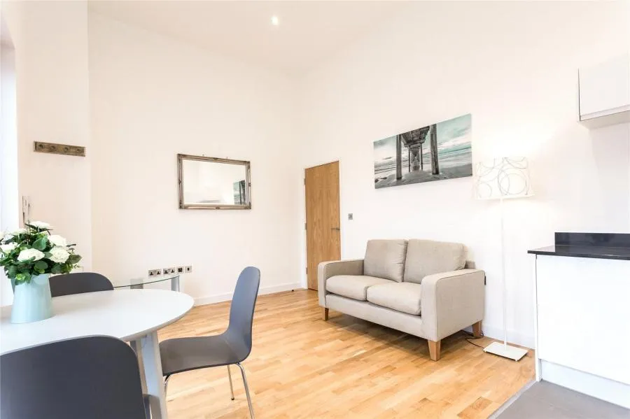 St. Leonards Road, Windsor, SL4, photo 3