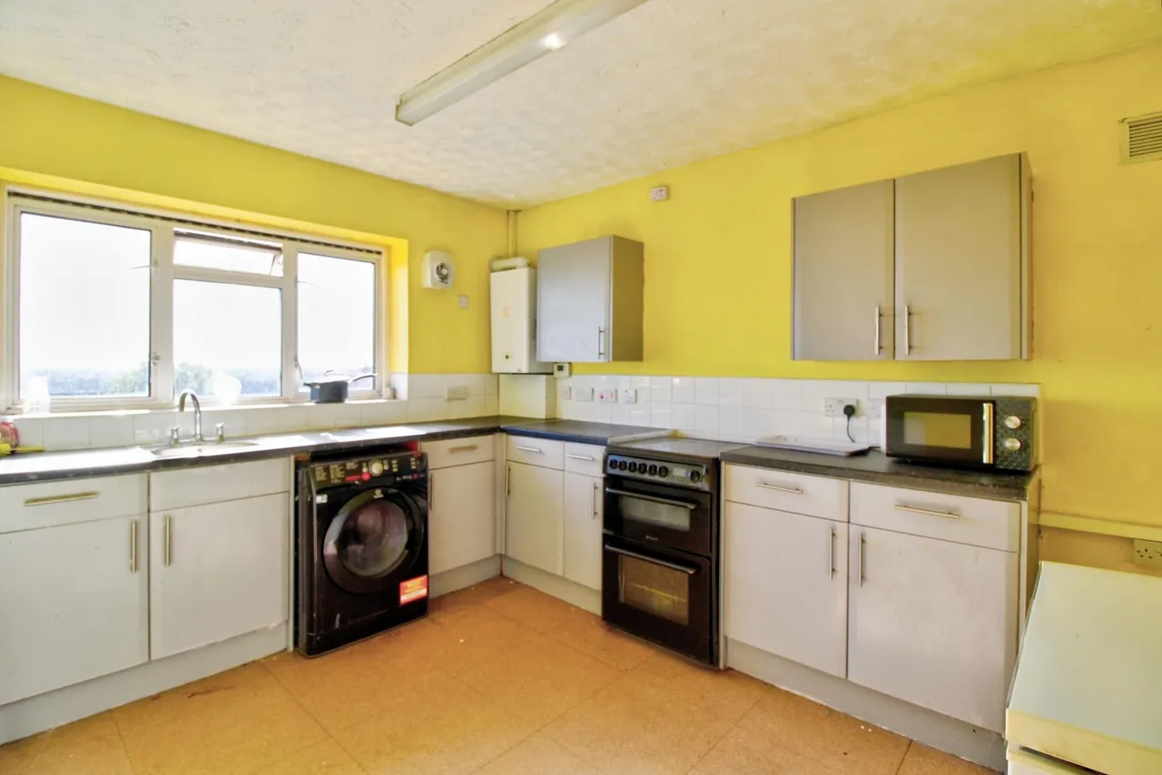 Hendon Gardens, Romford, RM5, photo 3