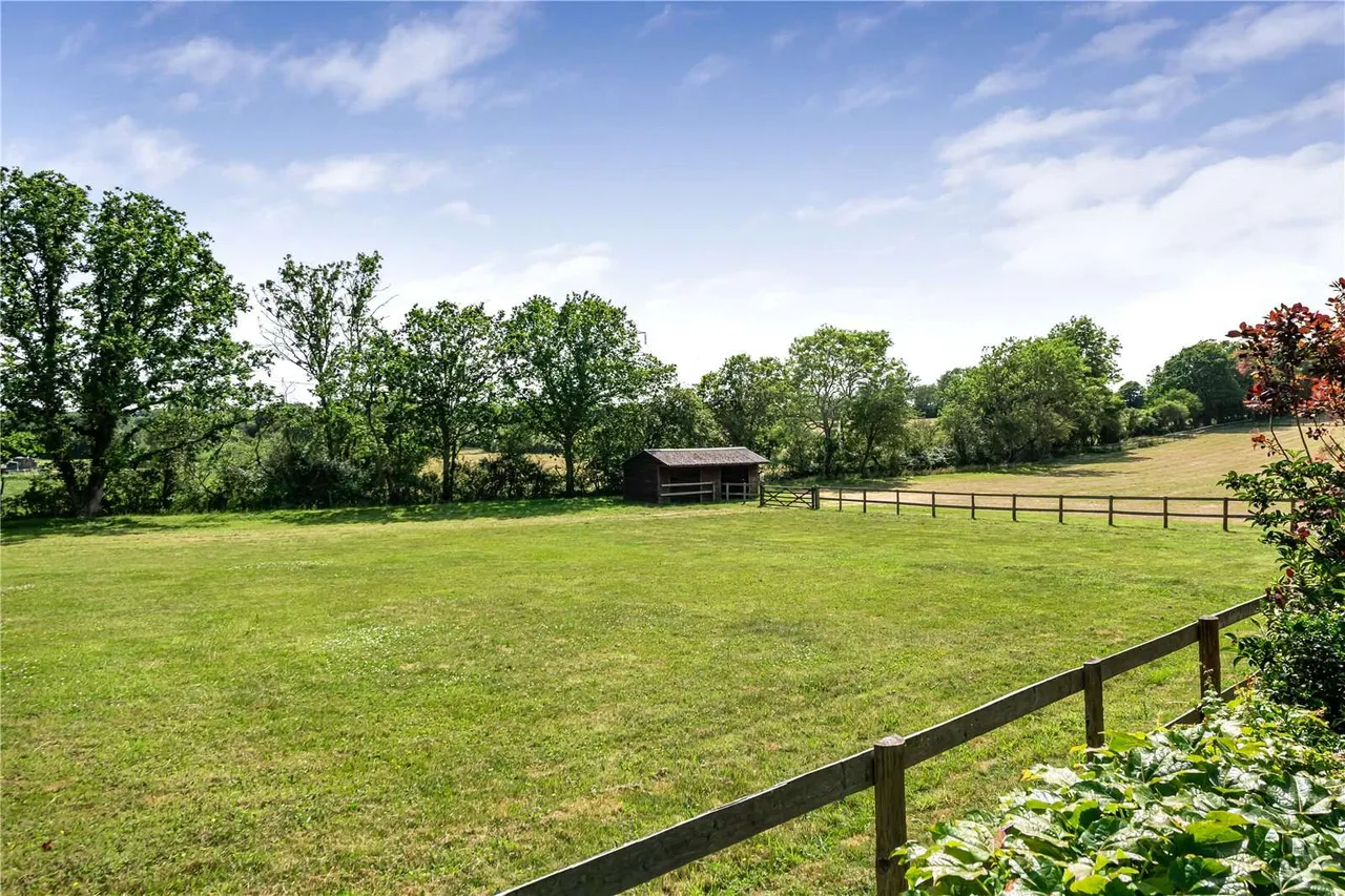 Newpound, Wisborough Green, Billingshurst, West Sussex, RH14 0AX, photo 8
