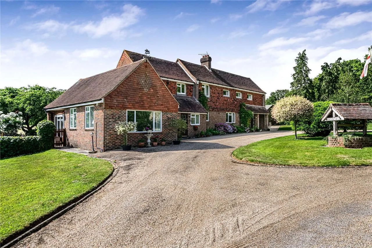Newpound, Wisborough Green, Billingshurst, West Sussex, RH14 0AX, photo 12