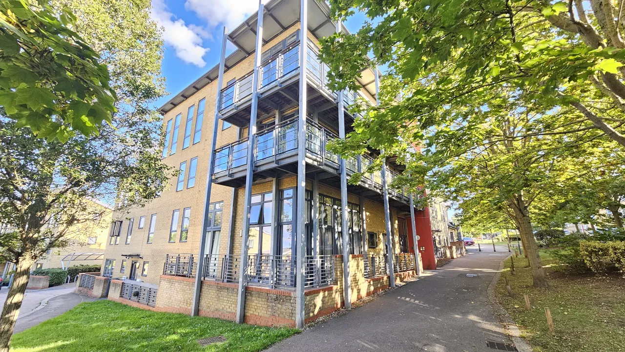 1 bed flat to rent, Park Lane, Waterstone Park, DA9