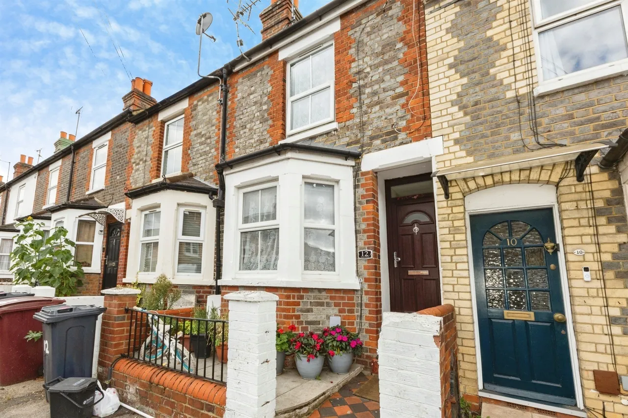 3 bed house for sale, Brighton Road, Reading, RG6