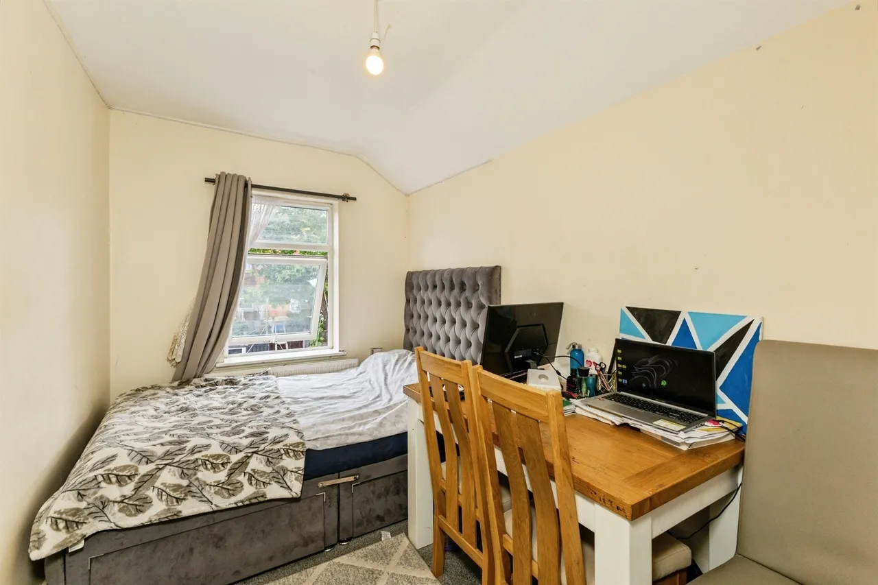 Brighton Road, Reading, RG6, photo 14