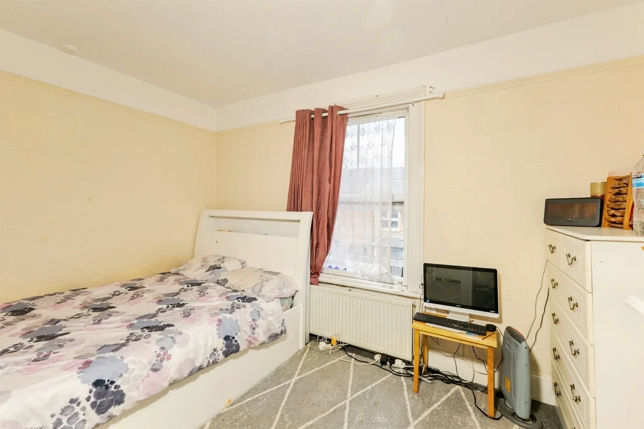 Brighton Road, Reading, RG6, photo 11