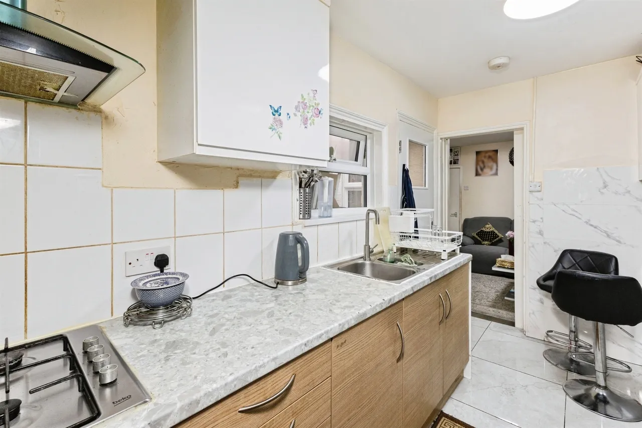 Brighton Road, Reading, RG6, photo 2