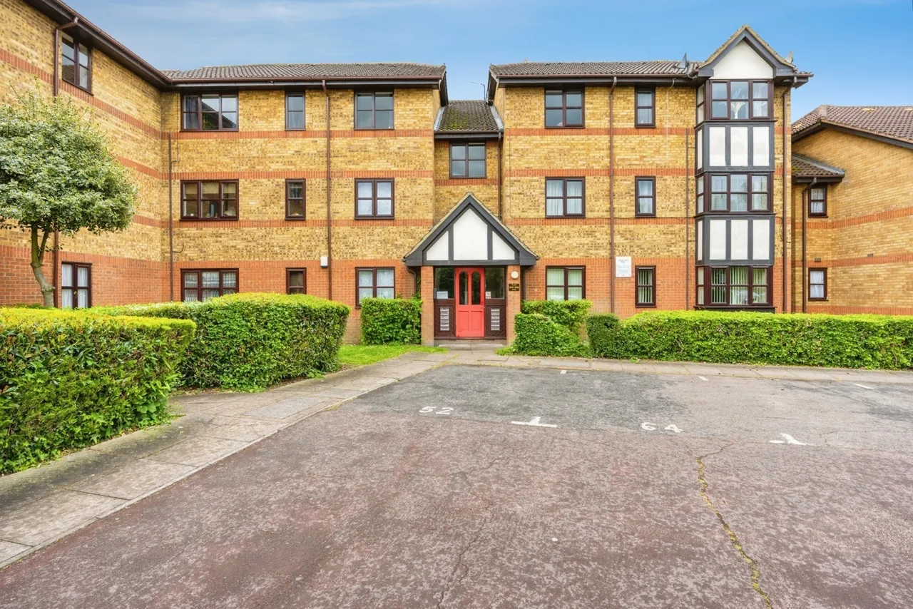 Redwood Grove, Bedford, Bedfordshire, MK42, photo 12