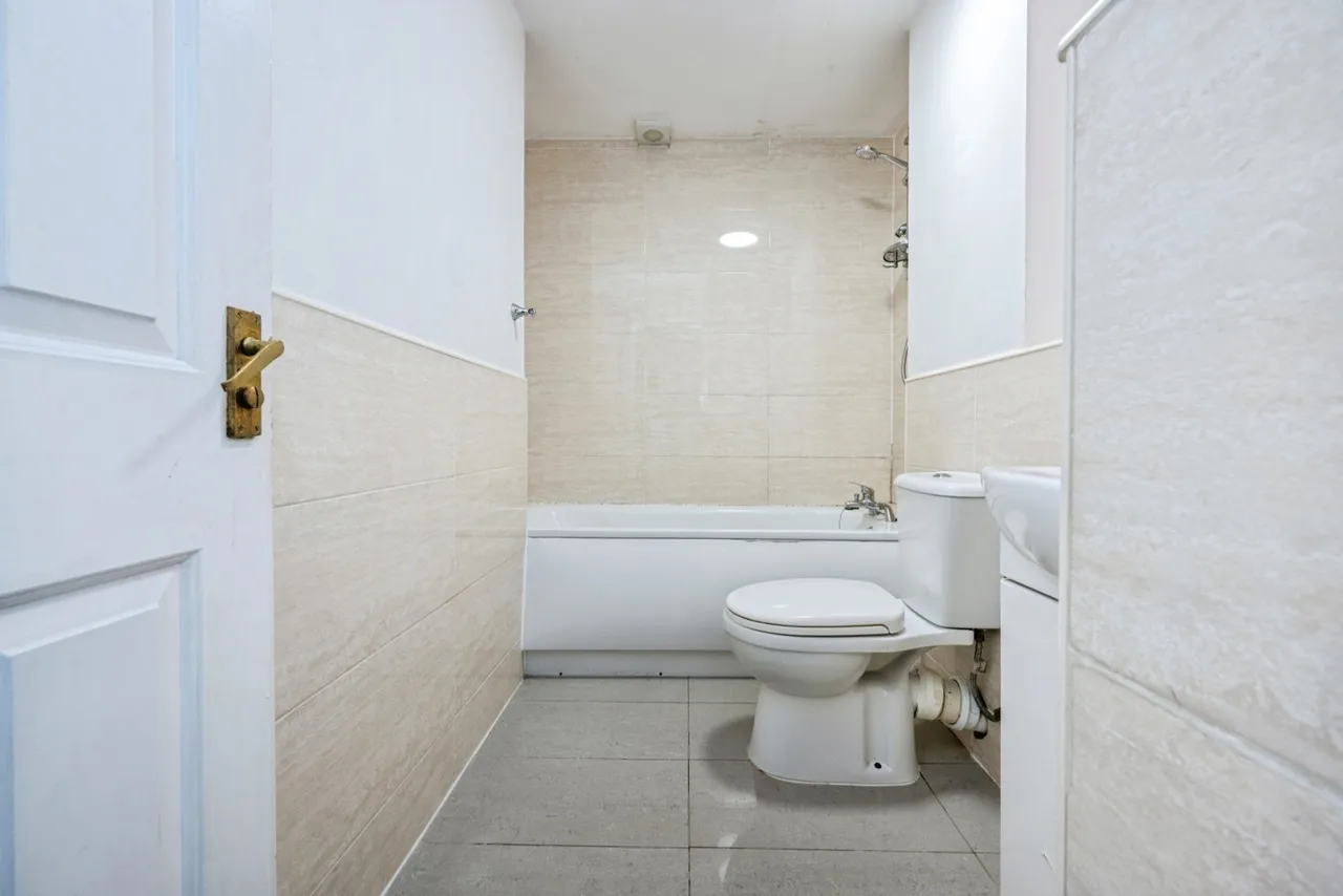 Redwood Grove, Bedford, Bedfordshire, MK42, photo 11