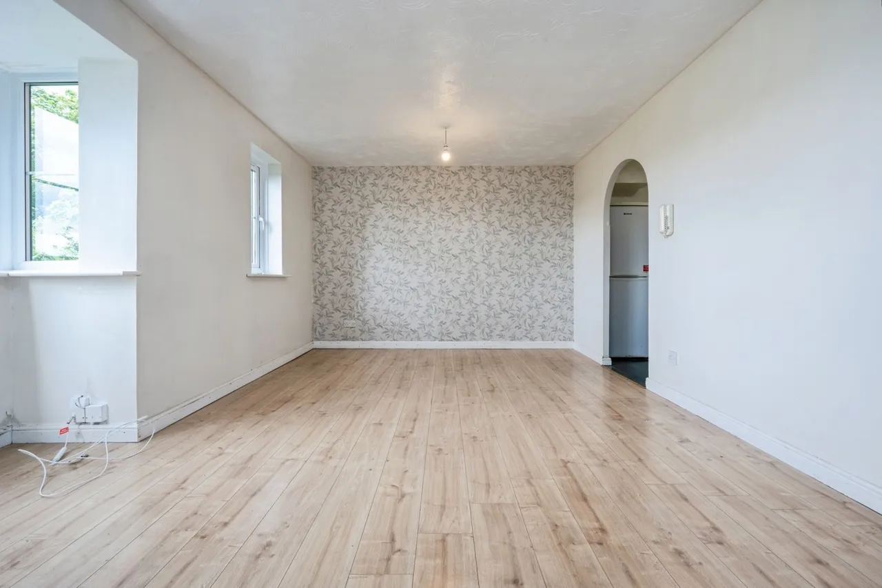 Redwood Grove, Bedford, Bedfordshire, MK42, photo 6