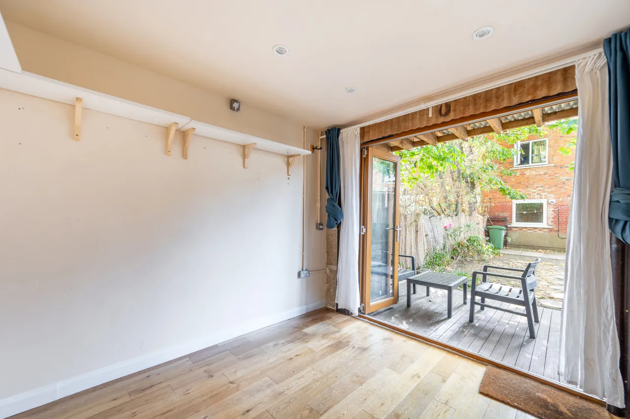 95a Fortune Gate Road, London, photo 7
