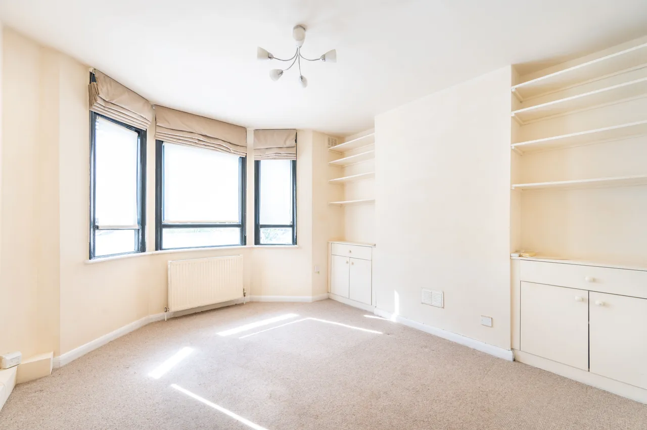 1 bed flat for sale — 95a Fortune Gate Road, London
