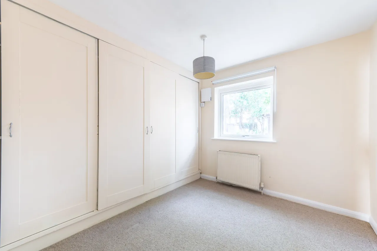 95a Fortune Gate Road, London, photo 4