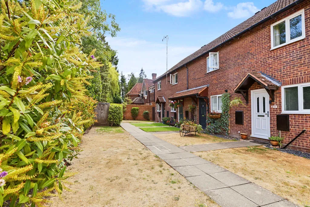 Oak View, Bovingdon, Hemel Hempstead, Hertfordshire, HP3 0GF, photo 15