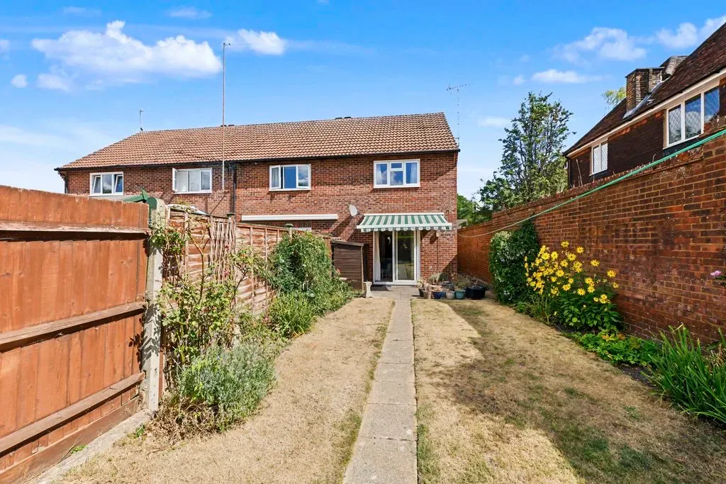 Oak View, Bovingdon, Hemel Hempstead, Hertfordshire, HP3 0GF, photo 14