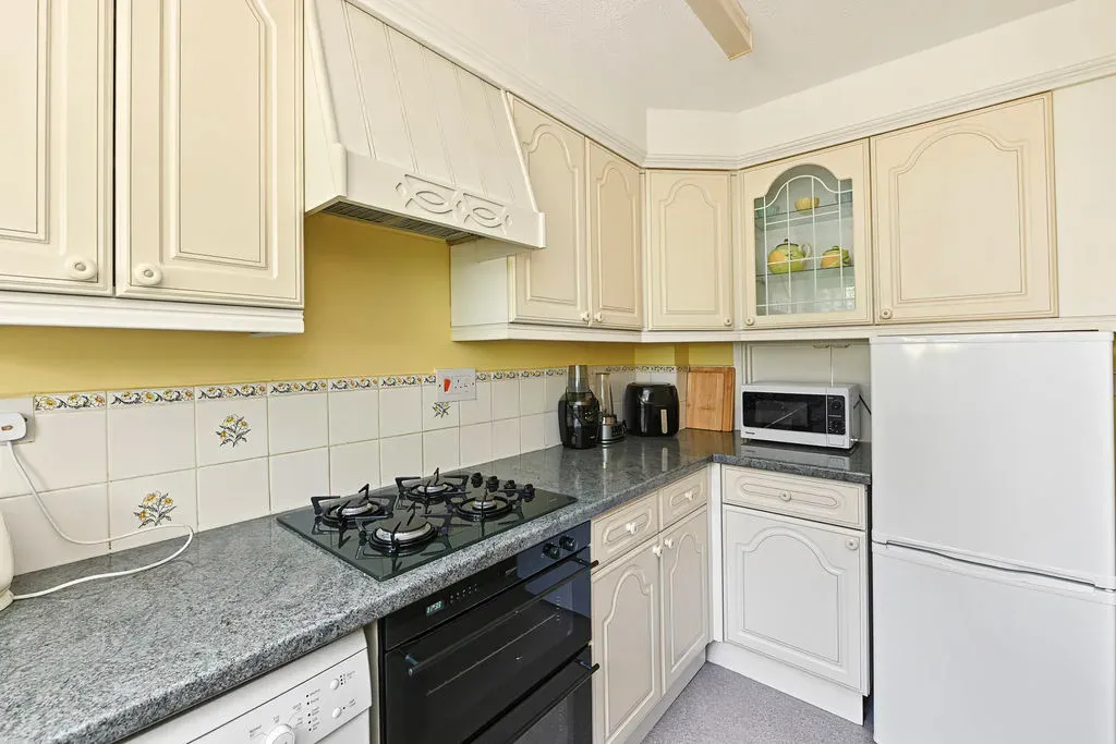 Oak View, Bovingdon, Hemel Hempstead, Hertfordshire, HP3 0GF, photo 10