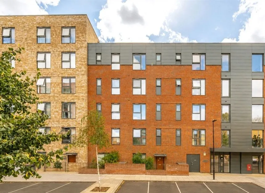 2 bed flat for sale — Tewkesbury Road, Ealing, W13