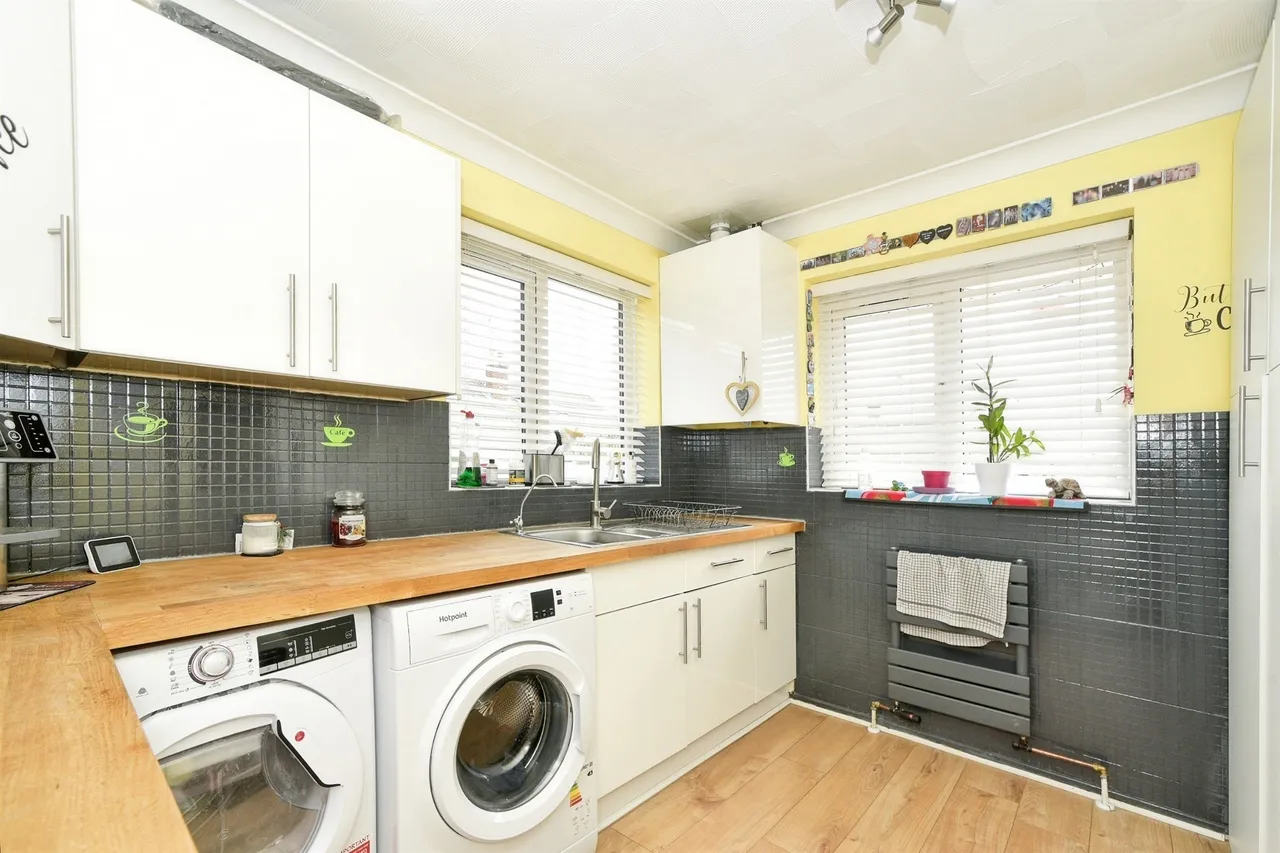 Ashbury Avenue, Swindon, SN3, photo 2