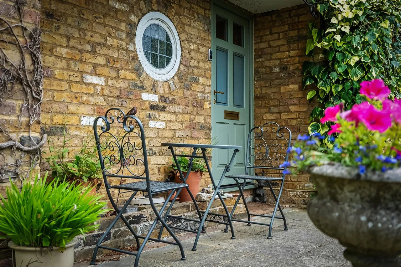 Elmhurst Drive, Dorking, RH4, photo 13