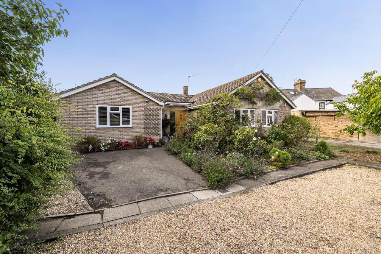 4 bed house for sale, Queens Road, Datchet