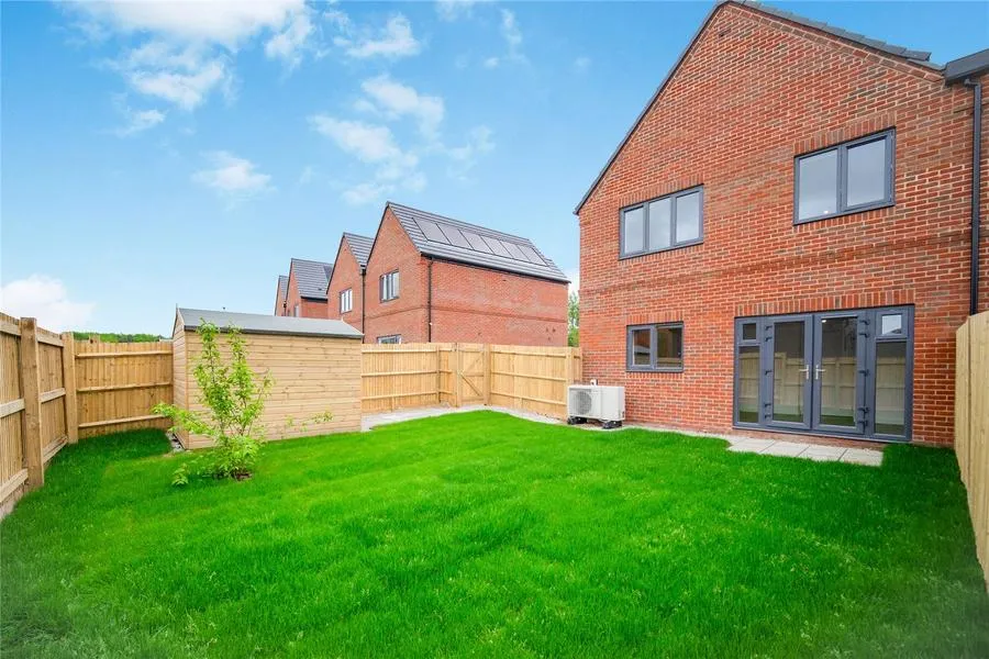 Hailwood Avenue, Crowthorne, RG45, photo 9