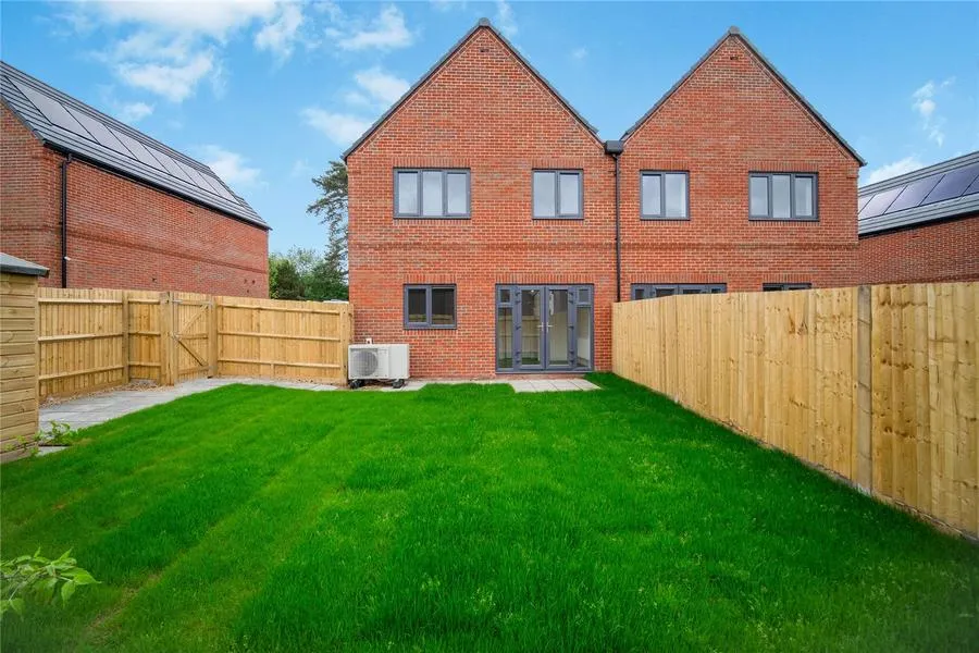 Hailwood Avenue, Crowthorne, RG45, photo 10