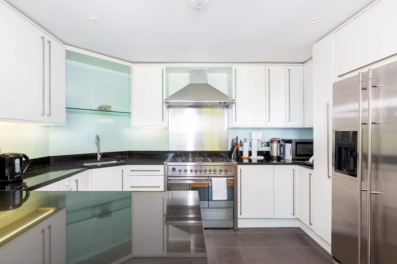 Downside Crescent, Belsize Park, NW3, photo 2