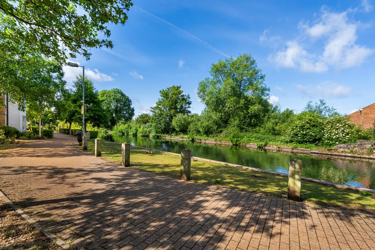Ovaltine Drive, Kings Langley, WD4, photo 10