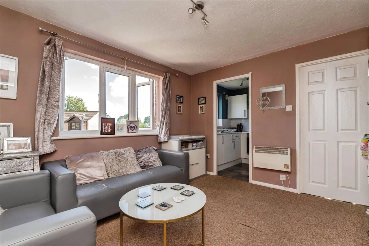 Lesney Gardens, Rochford, Essex, SS4, photo 2