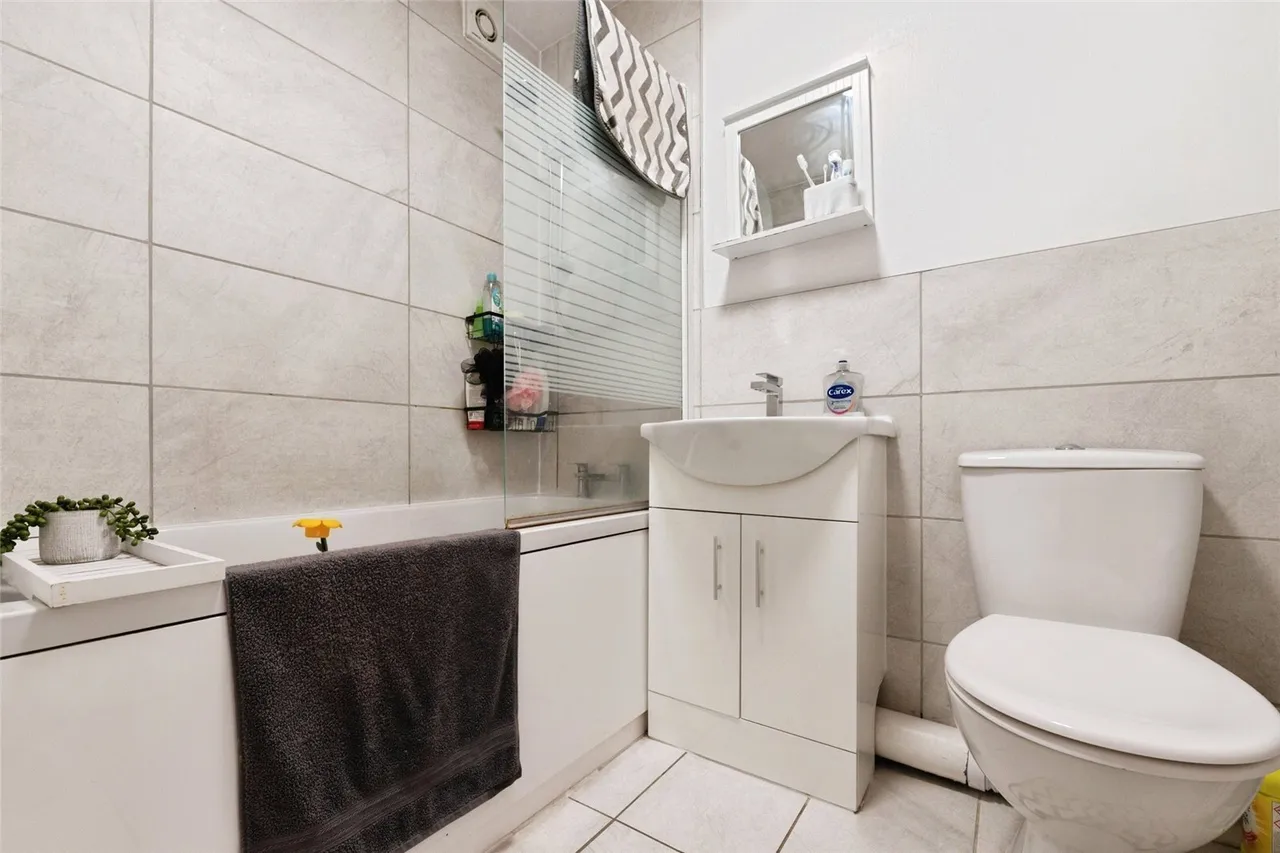 Lesney Gardens, Rochford, Essex, SS4, photo 16