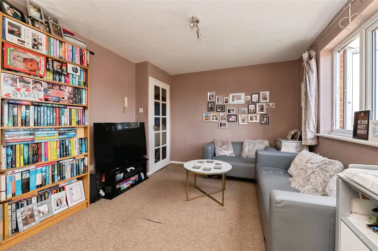 Lesney Gardens, Rochford, Essex, SS4, photo 7