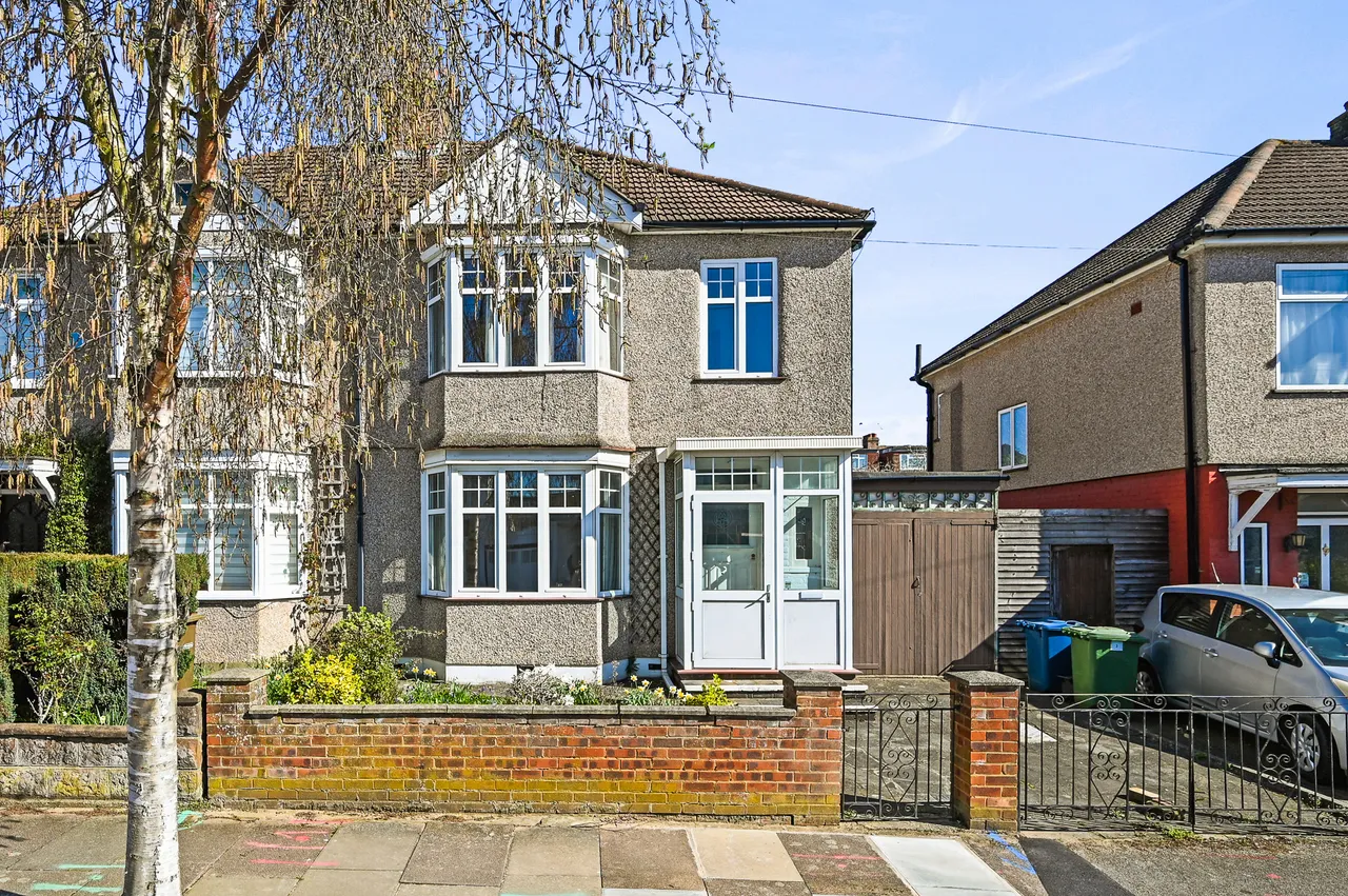 3 bed house for sale, Edward Road, Harrow, HA2