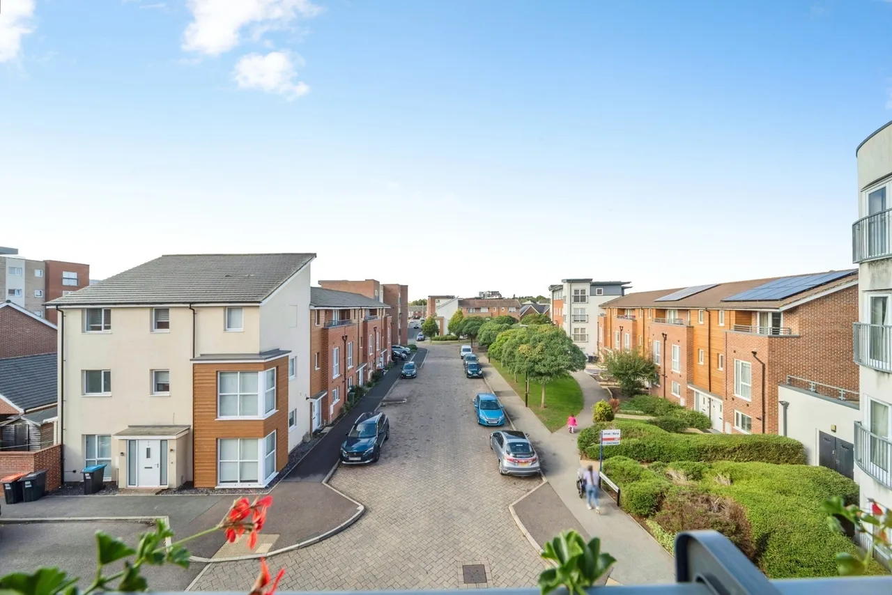 Bowling Green Close, Milton Keynes, MK2, photo 16