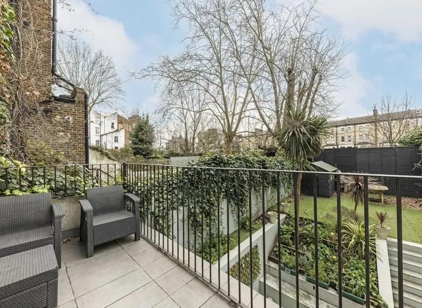 flat to rent — Gwendwr Road, West Kensington, W14