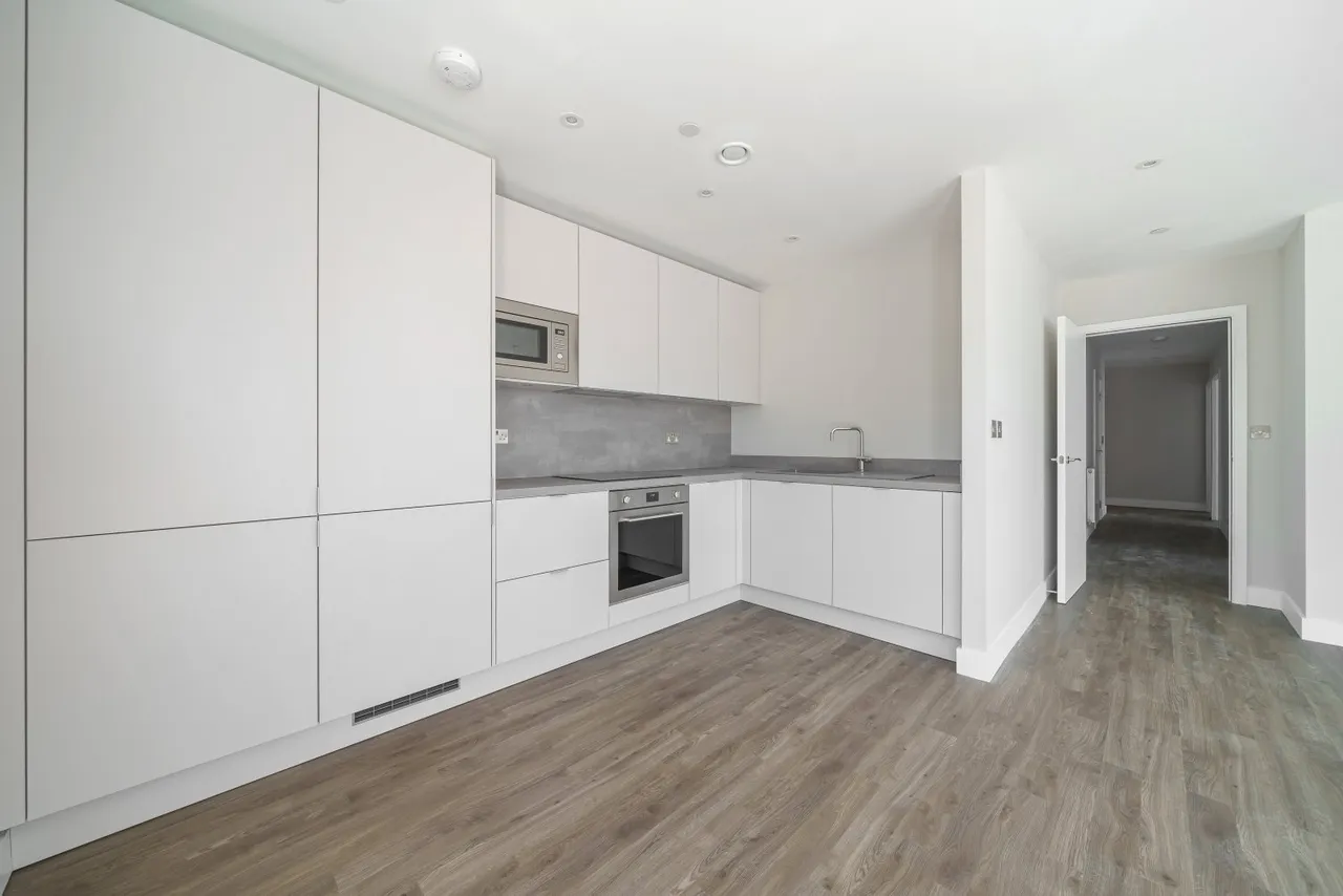 3 bed flat to rent, Barley Close, Greenhithe, DA9