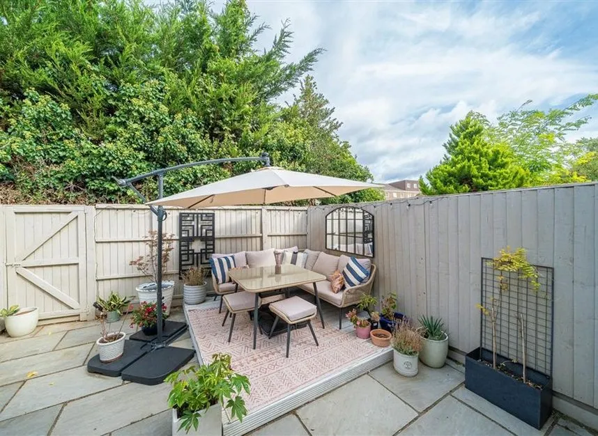 Chatsworth Place, Teddington, TW11, photo 7