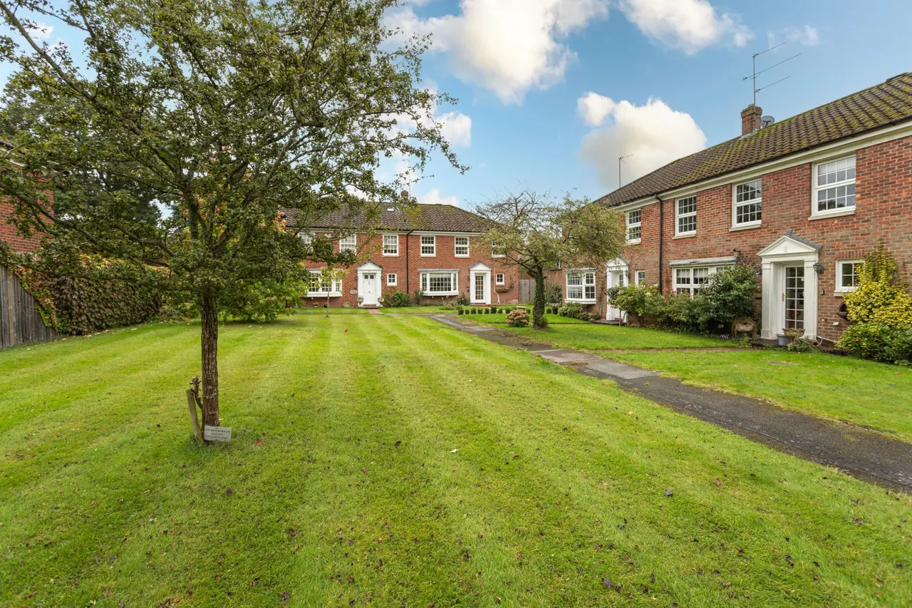 Kiln Gardens, Hartley Wintney, Hook, RG27 8RG, photo 15