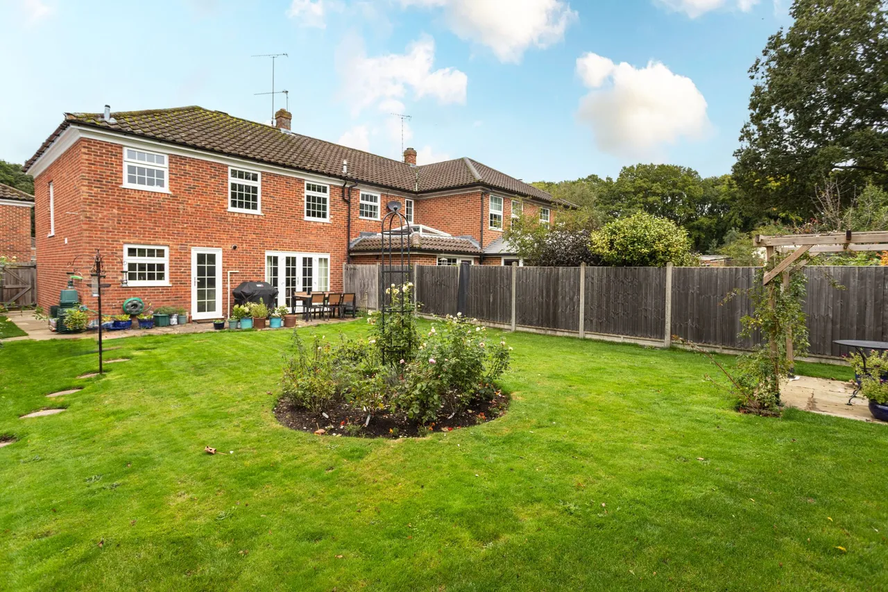 Kiln Gardens, Hartley Wintney, Hook, RG27 8RG, photo 13