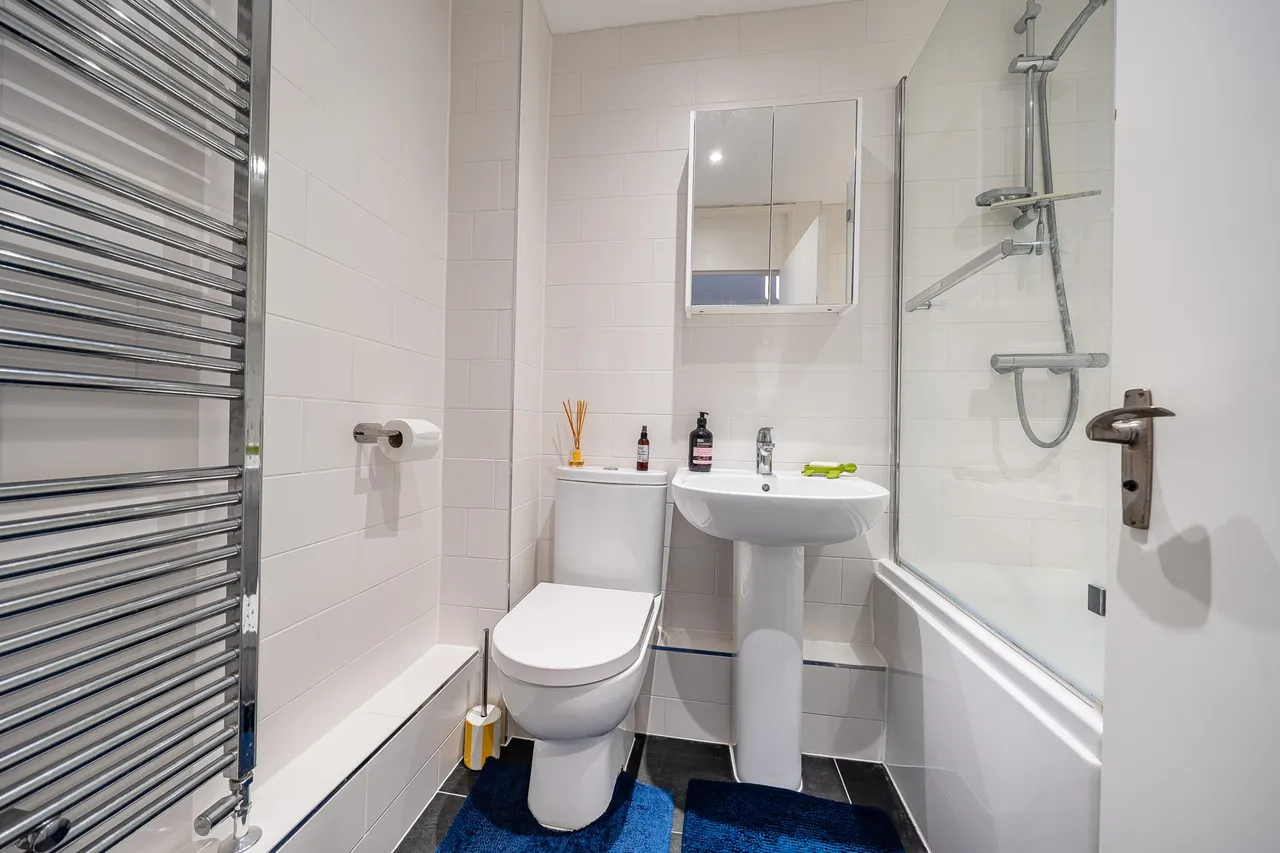 London Road, Odiham, Hook, RG29 1AJ, photo 6