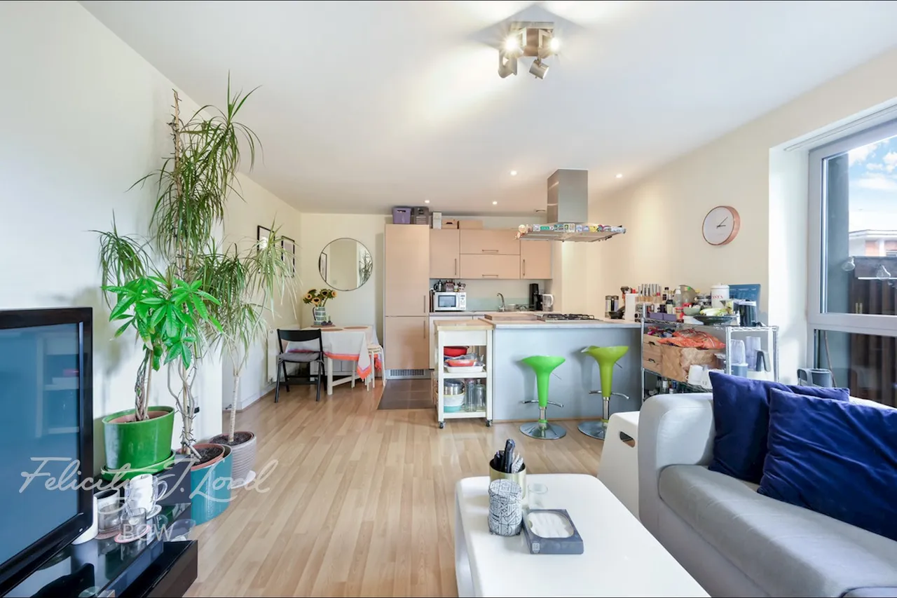 Bow Road, London, E3, photo 10