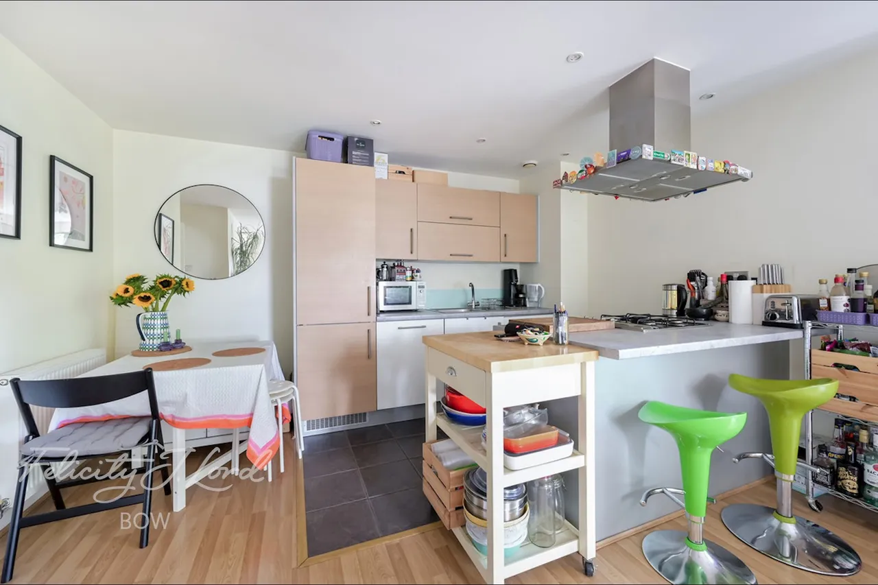 Bow Road, London, E3, photo 7