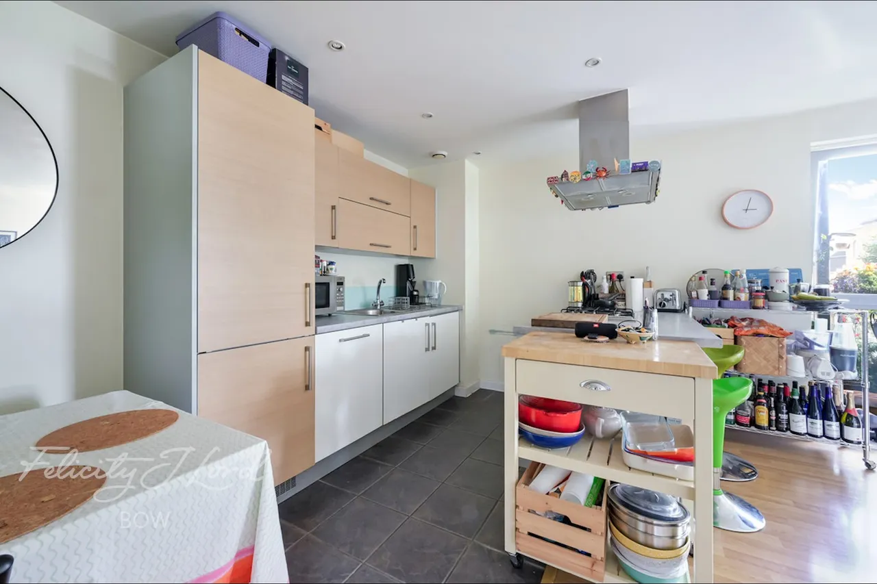 Bow Road, London, E3, photo 8