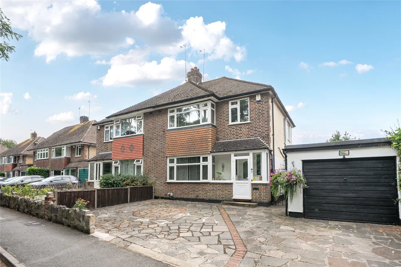 5 bed house for sale — Broke Farm Drive, Orpington, BR6