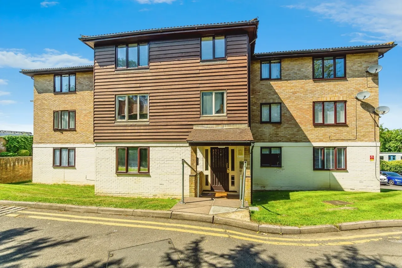Fairbairn Close, Purley, CR8, photo 10