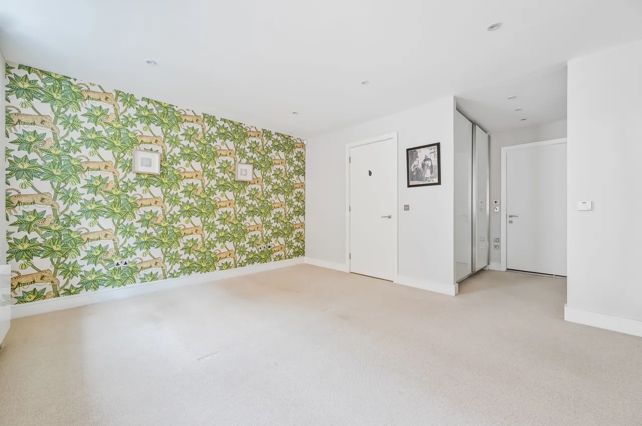 13 Rampart Street, London, photo 9