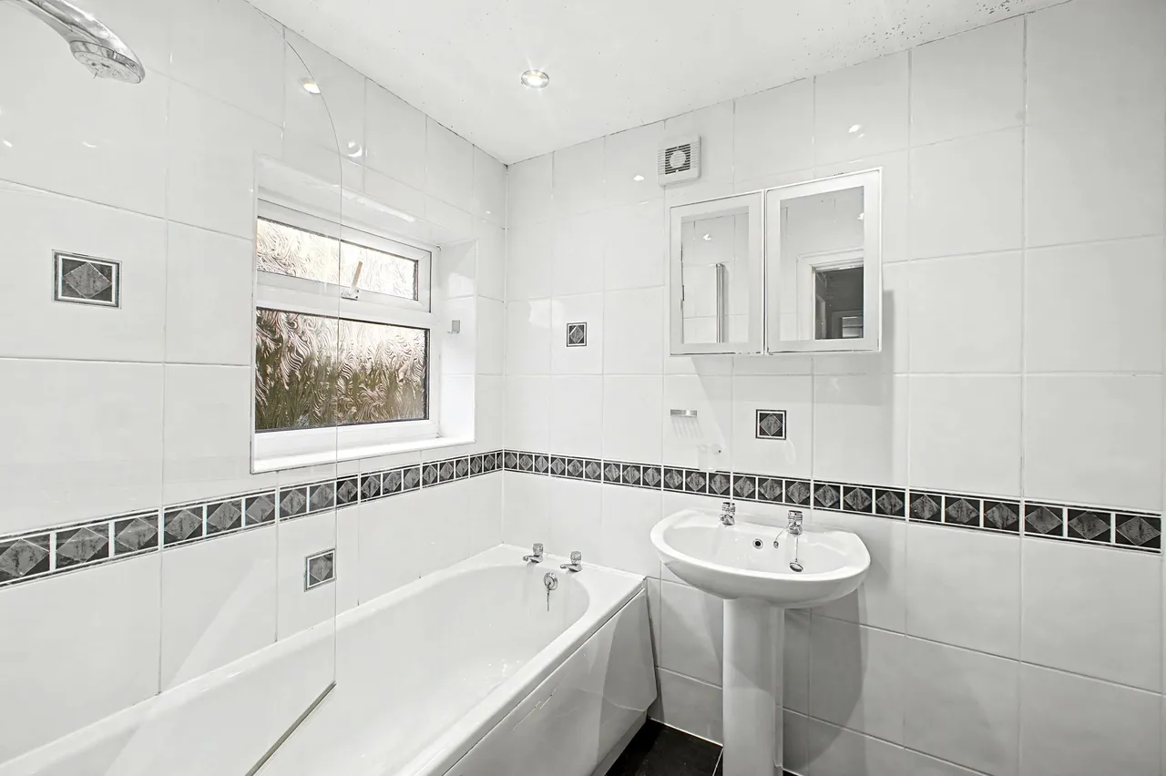 St. Georges Avenue, Timperley, WA15, photo 12