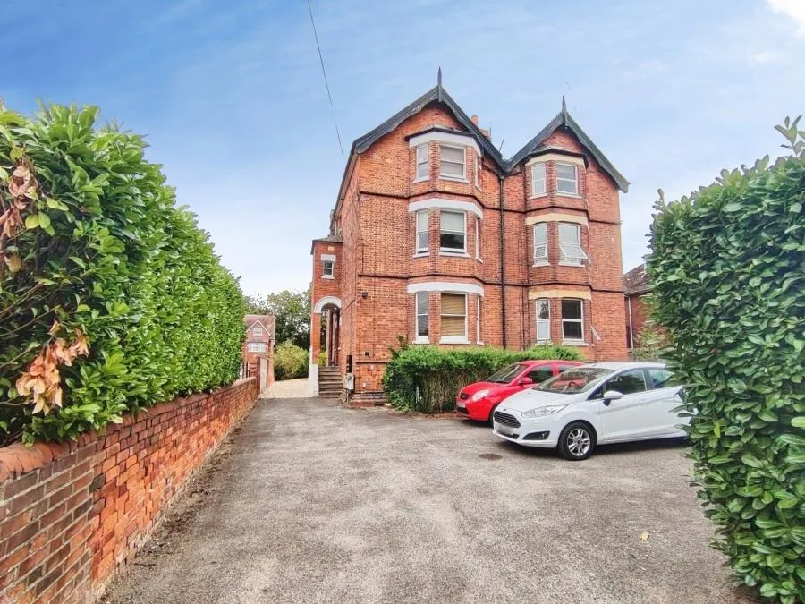 2 bed flat for sale, Western Elms Avenue, Reading, RG30