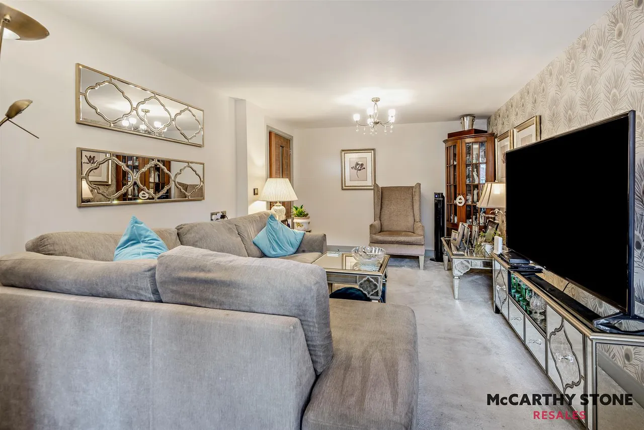 Station Parade, Virginia Water, GU25, photo 19